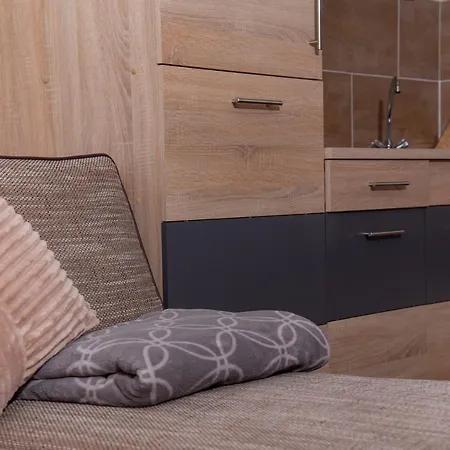 Schorn Apartment *